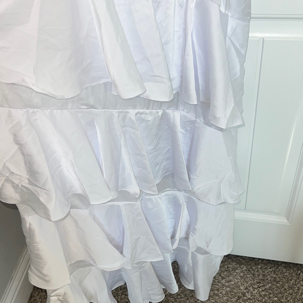 Petal & Pup Beautiful Annalise Ruffle Satin Dress White Maxi Dress Sz 4! - Picture 11 of 14